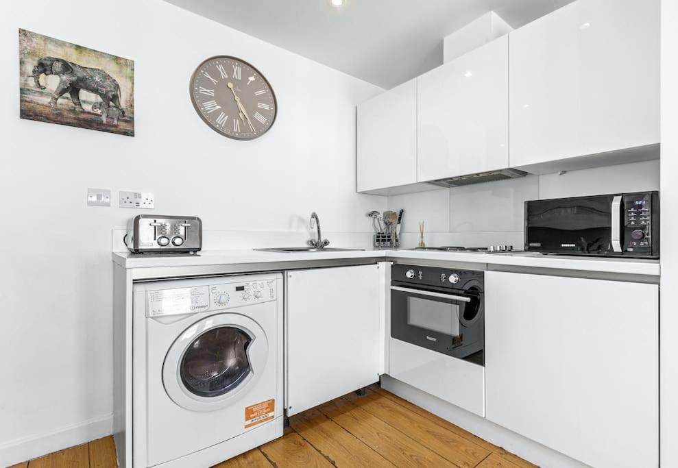 Spacious And Delightful Sleep 5 Piccadilly Vrc London Exterior photo